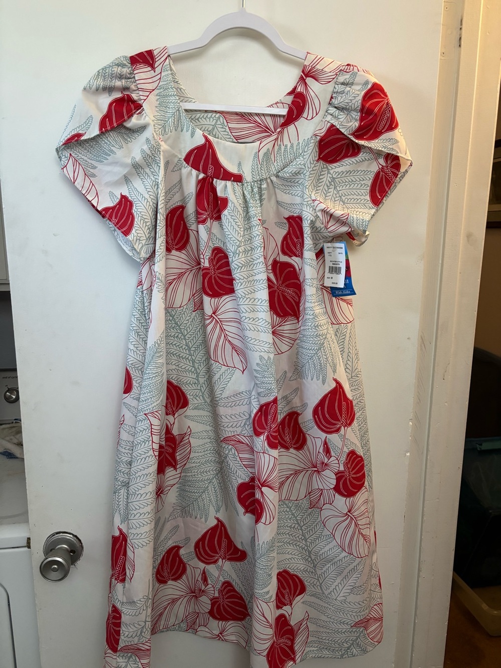 NWT Blue Hawaii brand MuuMuu Floral dress pockets made in the USA Size M